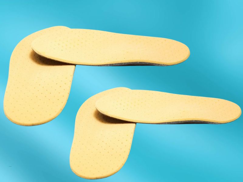 prikaz dva para dečijih anatomskih uložaka